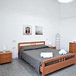 Casa Vacanze Lucia A Due Passi Dal Centro Διαμέρισμα Pula