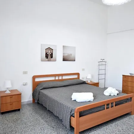 Lucia A Due Passi Dal Centro 아파트 풀라